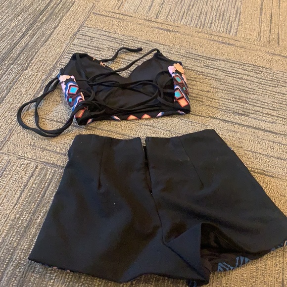 Geometric crop SET Small colorful shorts top - Picture 2 of 2